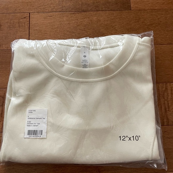 BNWT - Lululemon Lemon Sorbet Softstreme gathered tee. - Picture 2 of 3